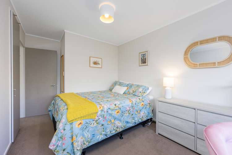 2/984 Whangaparaoa Road Manly_18