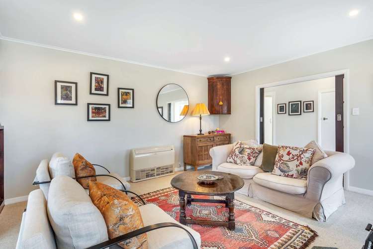 8 Lemari Avenue Stoke_1