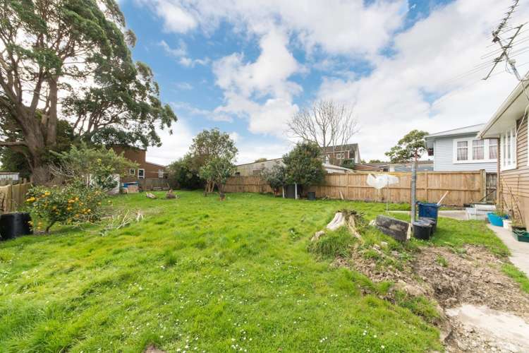 18 Islington Avenue New Lynn_16