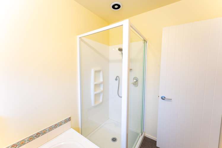 2B Chateau Close Gleniti_16