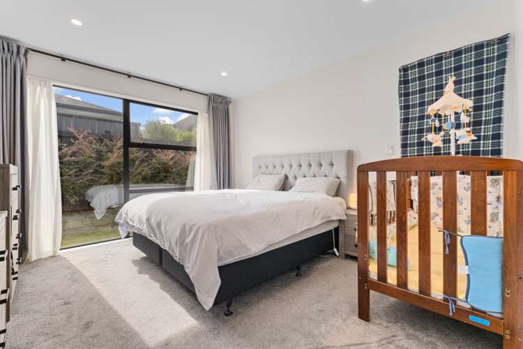 8 Kuinga Street Wainui_12