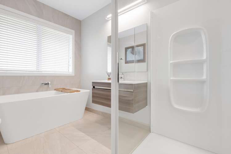 13 Otaota Way Flat Bush_22