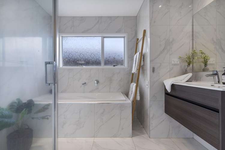6 Mannering Place Hillcrest_17