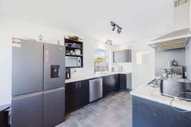 13 Harold Holt Avenue_4