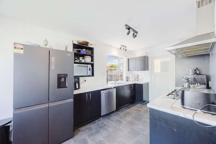 13 Harold Holt Avenue Onekawa_4