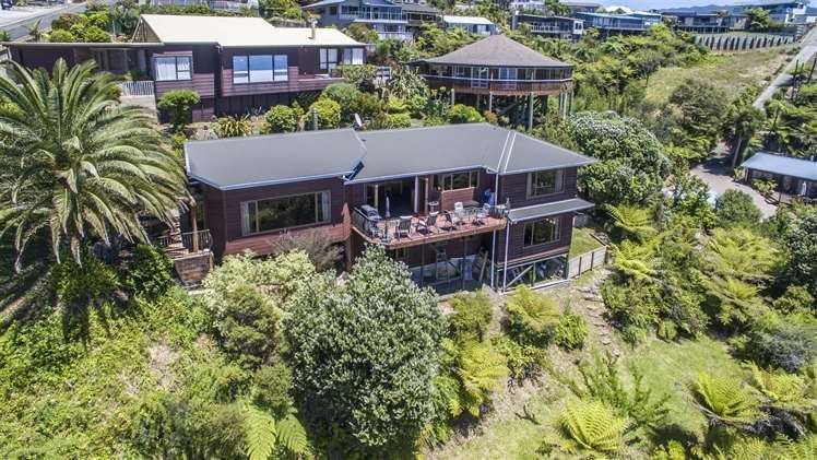 16 Pine Grove Tairua_1