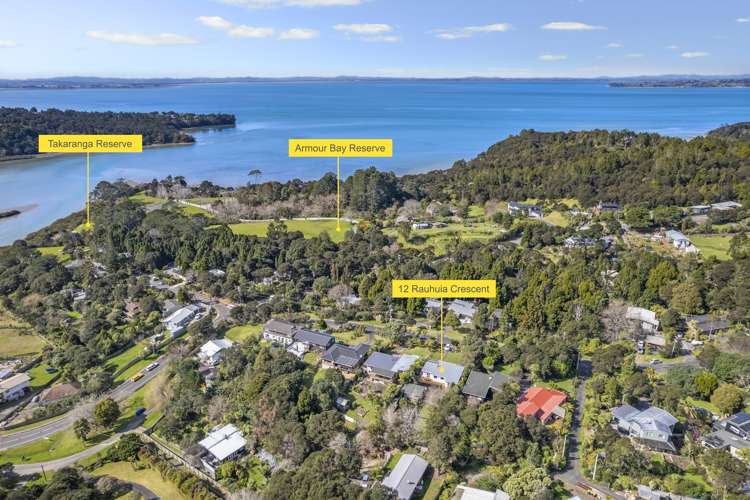 12 Rauhuia Crescent Parau_26