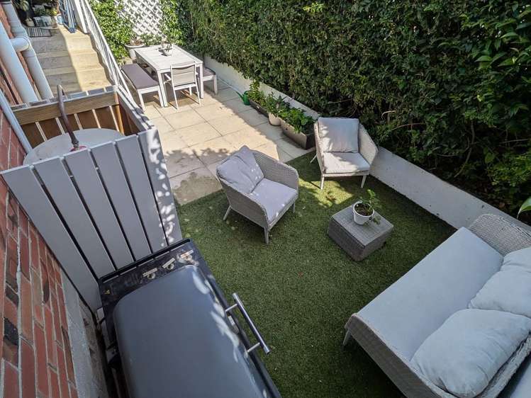 2/13A Kingsway Avenue Sandringham_9