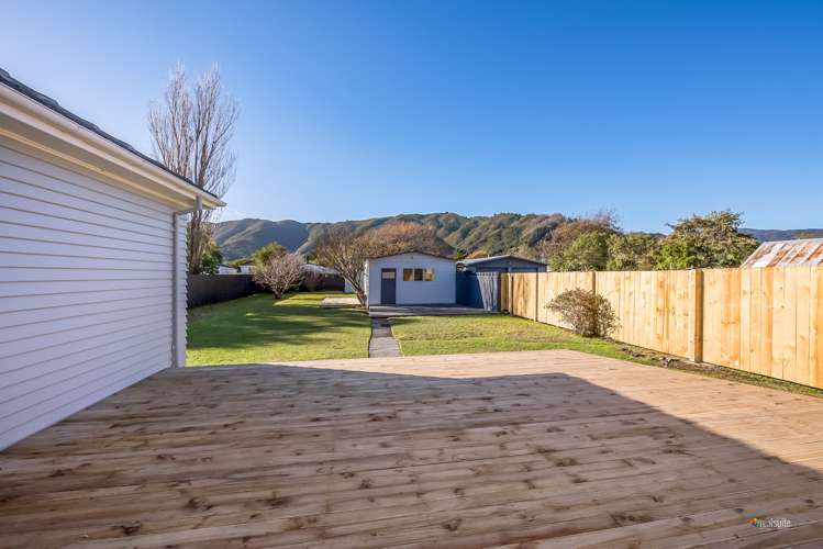 23 Dover Road Wainuiomata_17