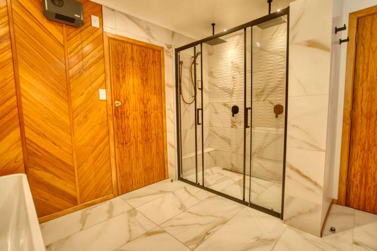 169 Coulson Road Paroa_22