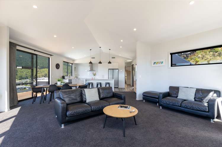 39 Quail Rise Stoke_2