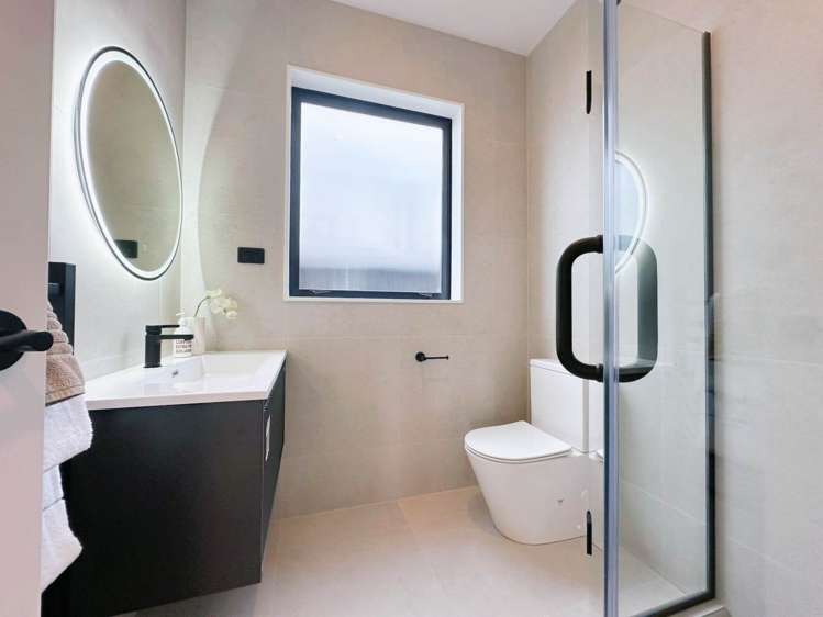 129 Argent Lane Wainui_16