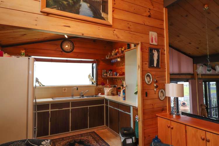 417 Fergusson Drive Thames_7