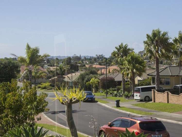 32 Kath Hopper Drive Orewa_17