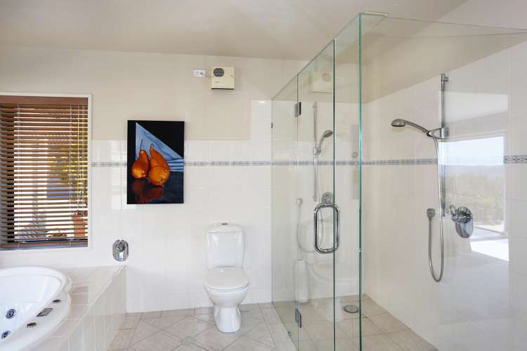 96 Awanui Rise Papakura_13