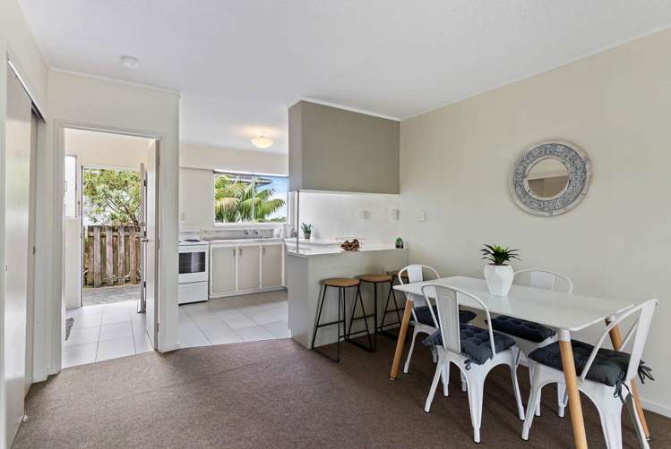 2/200 Chivalry Road Glenfield_4