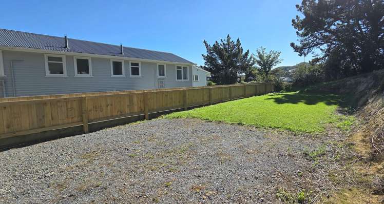 8A - 8B Devon Place Cannons Creek_25