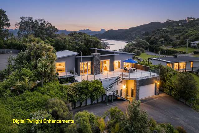 Commanding Whangapoua Location