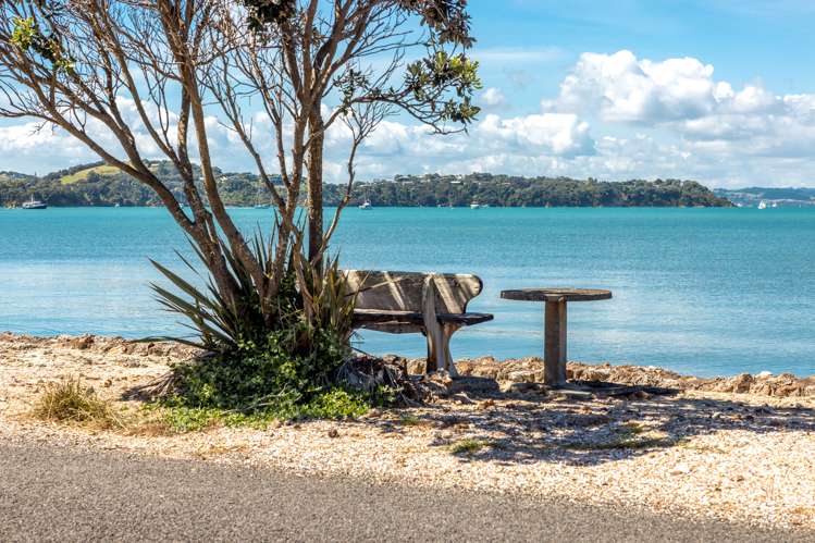 24 The Esplanade Oneroa_9