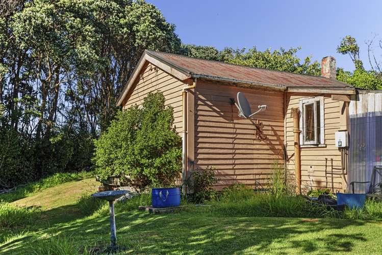 6 Rangi Street Mokau_9