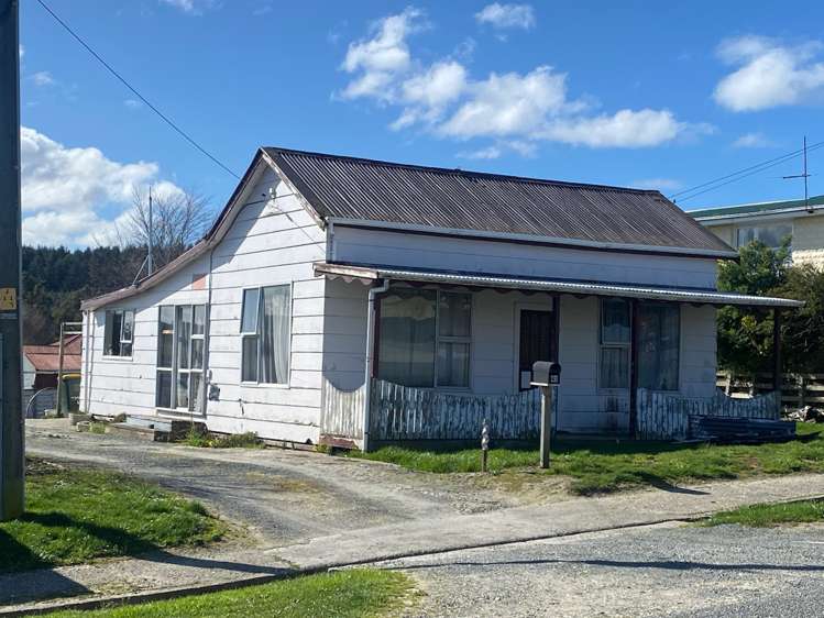 43 Christchurch Street Kaitangata_1