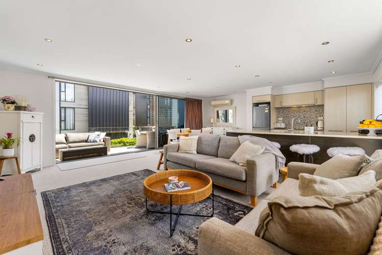 369A Oceanbeach Road Mt Maunganui_1