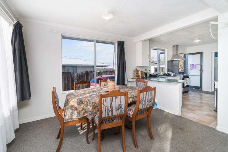 39 Robinson Crescent_4