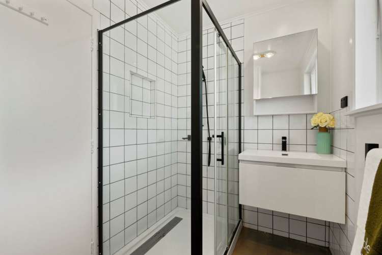 2/243 Lake Road Northcote_14