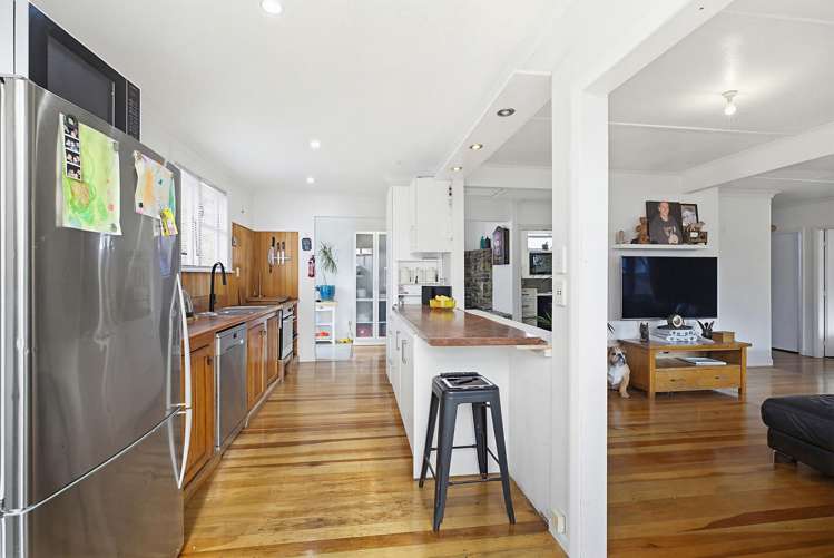 81 Taylor Terrace Tawa_9