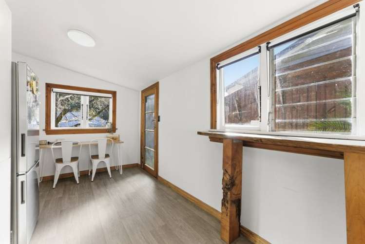 53 Murphy Street Toi Toi_4