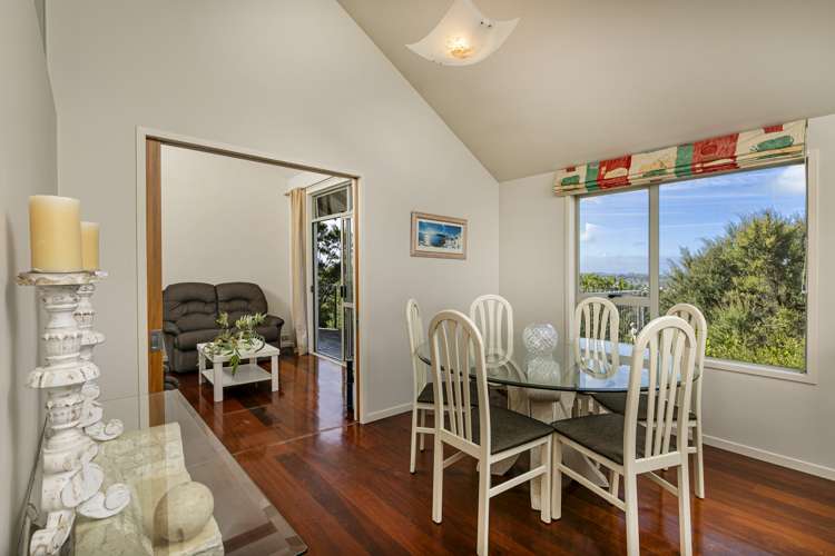 32 Te Araroa Drive Paremoremo_5