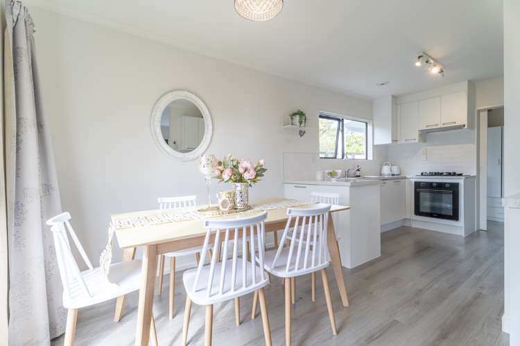 2/79 Cunliffe Street Churton Park_7