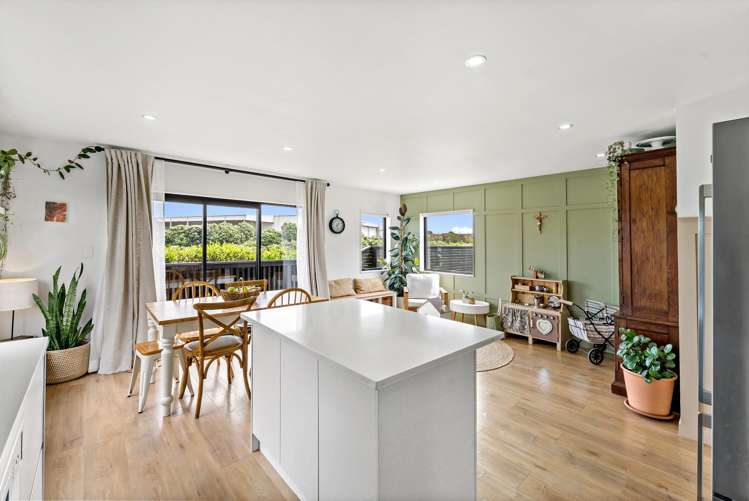 1 Nga Waka Place Mangere_16