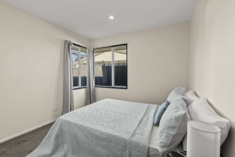 592 Madras Street St Albans_12