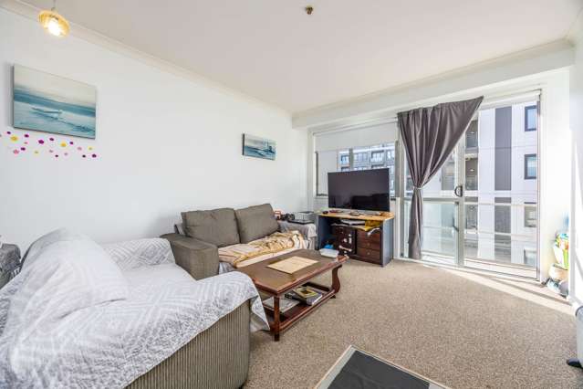 Park with Ease - 2 Beds + Carpark Included