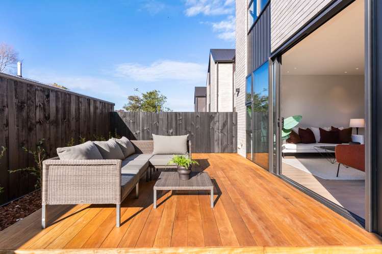 26-28 Weybridge Crescent_2