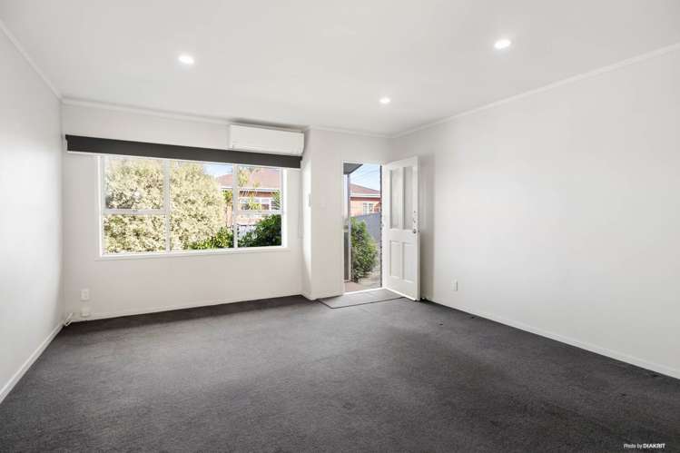 2/23 Tawa Road_1