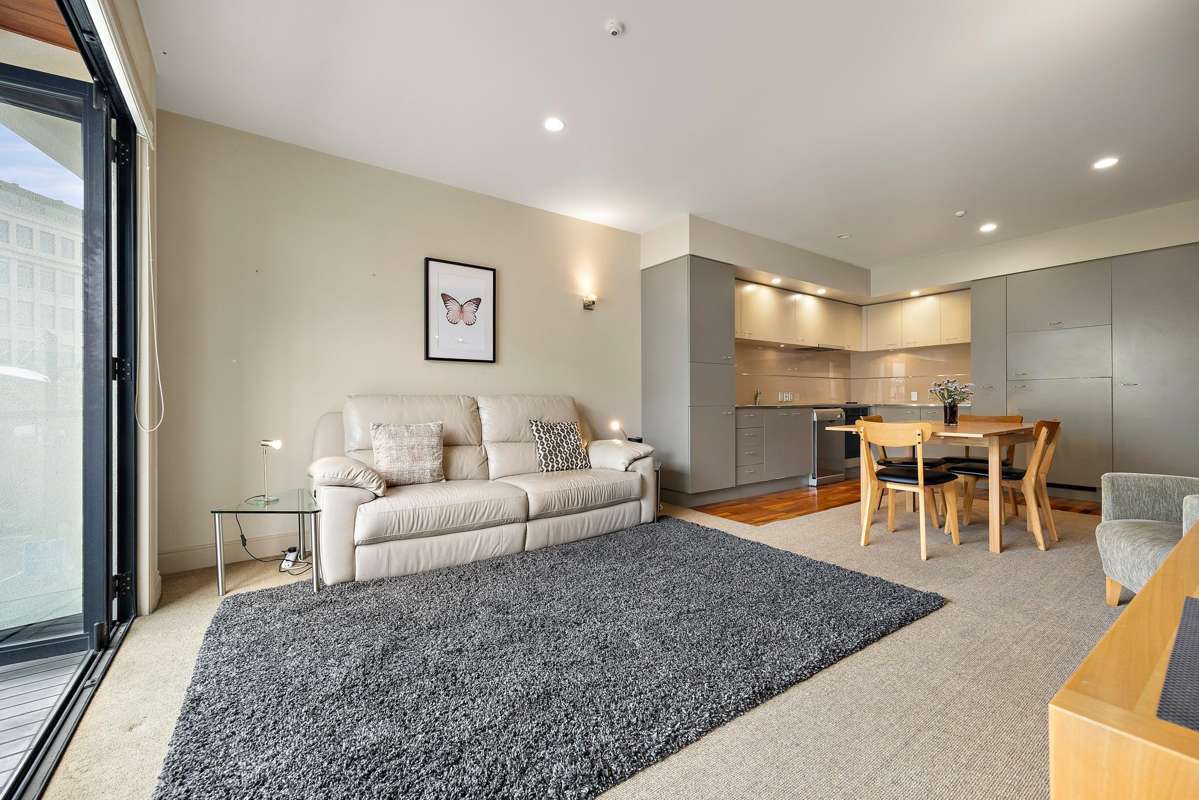 1L/22 Pakenham Street East_3