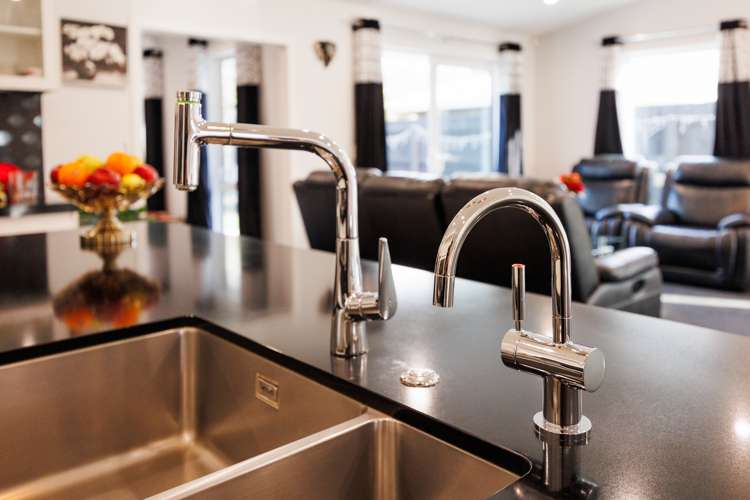 9 Ivy Lane Kelvin Grove_12