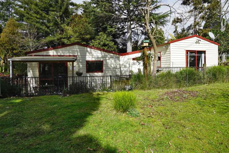 10 Robertson Road Whatawhata_21