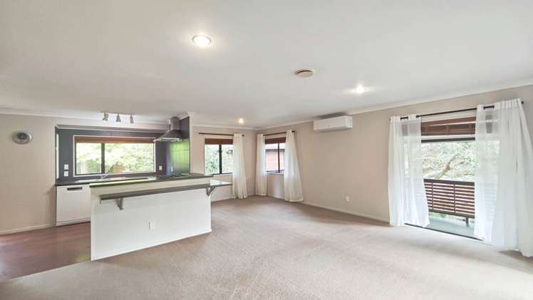 Topliss Drive Northcross_2