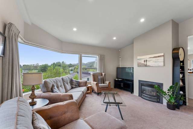 Coastal Family Living in the Heart of Raumati Sout