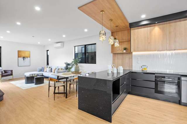 Freestanding & Design-living- Three Kings Central!
