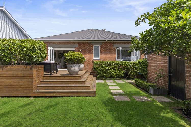 2/75 Queen Street Northcote Point_1