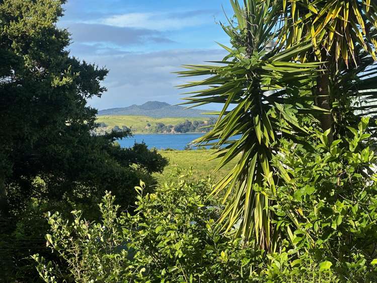 5 Askew Avenue Rakino Island_13