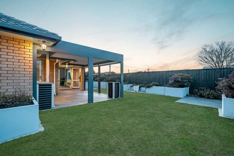 112 Gayhurst Road Dallington_32