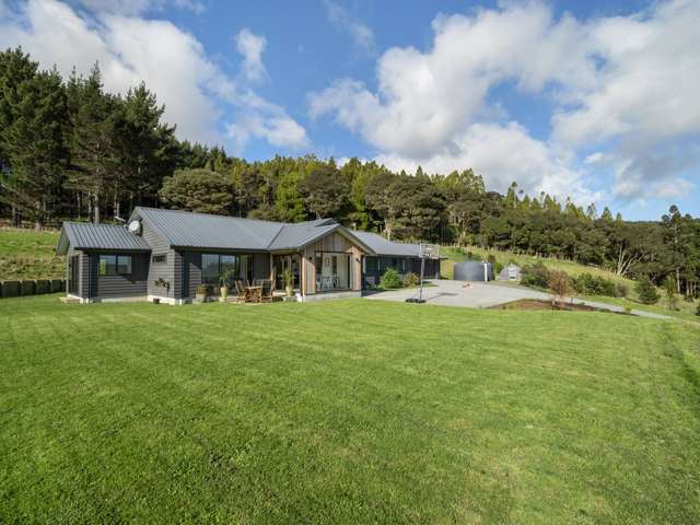 Fab Family Living, Big Shed, Wide Views