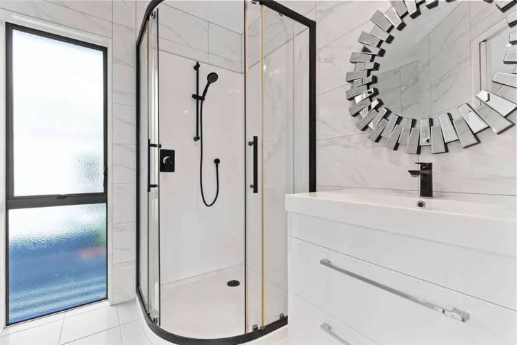 69a Ranolf Street Victoria_16