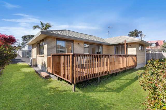 8a Mcleod Road Henderson_1