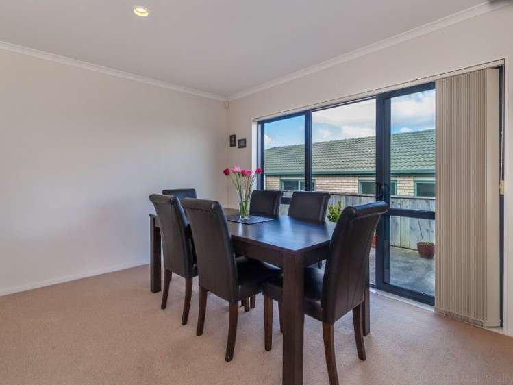 54 Percy Kinsman Crescent Riverstone Terraces_5